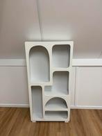 Witte vakkenkast, smal model, Ophalen, Gebruikt