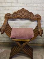 Antieke houten stoel met leeuwenkoppen, Ophalen of Verzenden