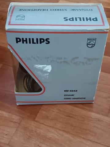 Koptelefoon.  beschikbaar voor biedingen
