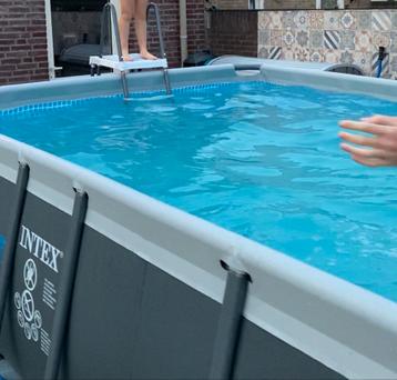 Zwembad groot  beschikbaar voor biedingen