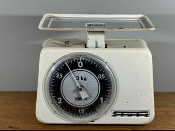 Vintage metalen keukenweegschaal Stube Crème wit.268 beschikbaar voor biedingen
