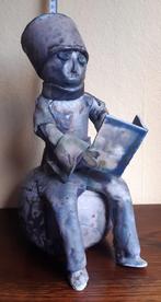 beeldje De Lezer: figuur die boek leest, Ophalen of Verzenden, Zo goed als nieuw, Mens