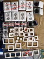 Divers schakelmateriaal, Doe-het-zelf en Verbouw, Elektra en Kabels, Ophalen of Verzenden, Zo goed als nieuw, Stopcontact