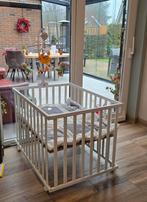 Babybox in goede staat, Kinderen en Baby's, Boxen, Ophalen of Verzenden, Zo goed als nieuw, Vierkant, Wieltjes