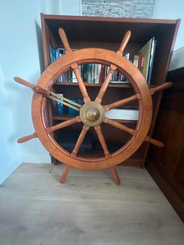Houten Scheepswiel Decoratie beschikbaar voor biedingen