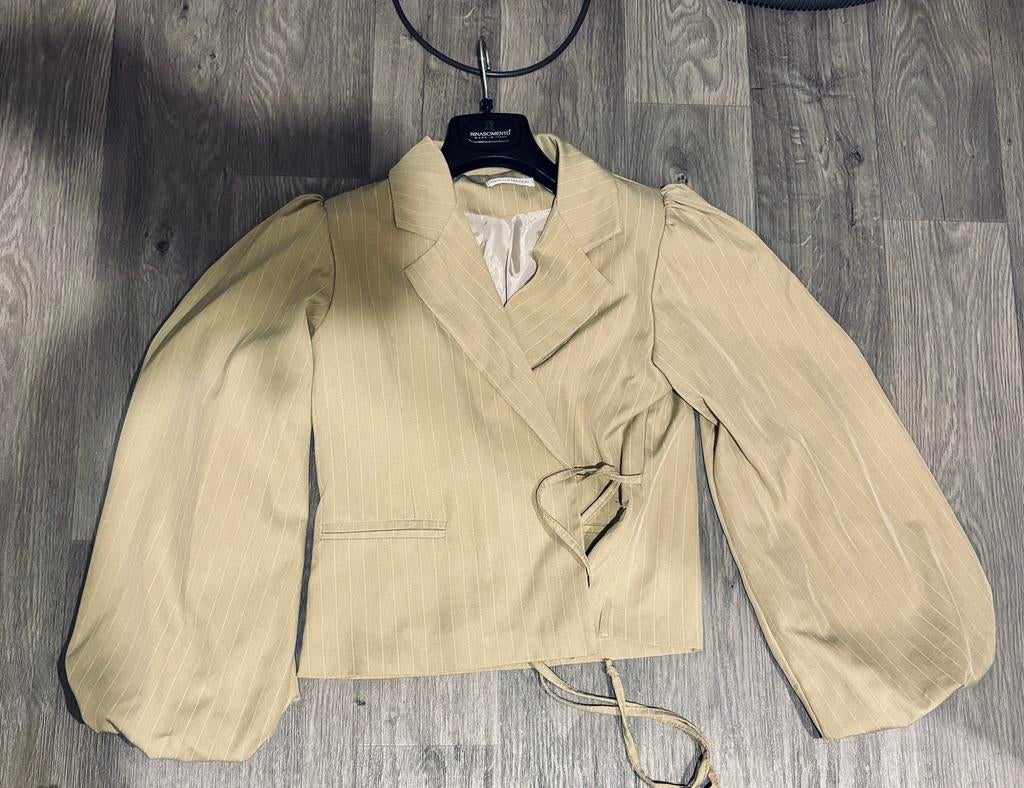 Beige overslag blazer, Beige, Ophalen of Verzenden, Zo goed als nieuw, Jasje