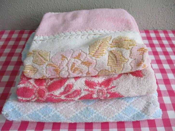 Vintage Handdoeken Retro Badkamertextiel, Verzamelen, Retro, Huis en Inrichting, Ophalen of Verzenden