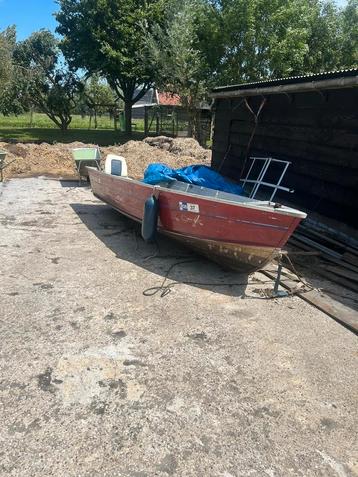 Degelijke aluminium vis tourboot  beschikbaar voor biedingen