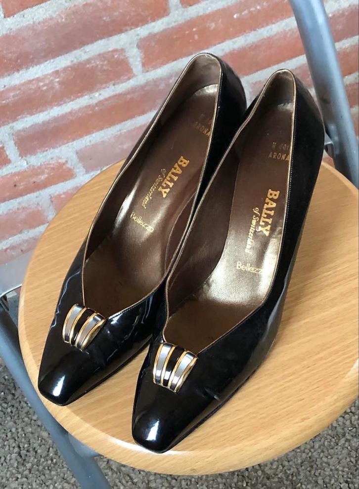 Bally Pumps Bellezza N6016 Arona - Maat 37 - Zwart Lakleer, Kleding | Dames, Schoenen, Gedragen, Pumps, Zwart, Ophalen of Verzenden