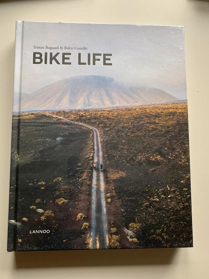 Bike Life - uitgeverij Lannoo, Boeken, Reisgidsen, Zo goed als nieuw, Reisgids of -boek, Europa, Overige merken, Ophalen