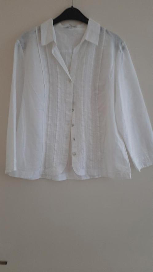 Witte blouse met plooien - Maat L, Kleding | Dames, Blouses en Tunieken, Zo goed als nieuw, Maat 42/44 (L), Wit, Ophalen of Verzenden