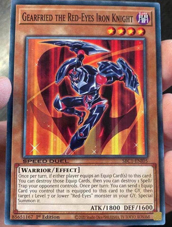 Yu-Gi-Oh! Gearfried the Red Eyes Iron Knight SBC1 !, Hobby en Vrije tijd, Verzamelkaartspellen | Yu-gi-Oh!, Zo goed als nieuw