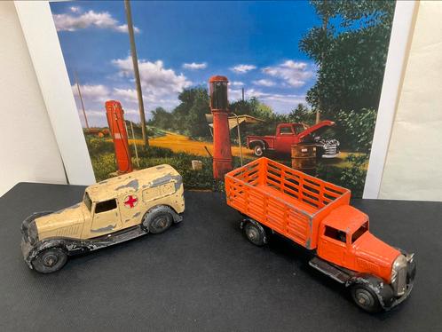 Dinky Toys Truck & Ambulance zg oer Dinky’s ca 1940’s, Hobby en Vrije tijd, Modelauto's | 1:43, Ophalen of Verzenden