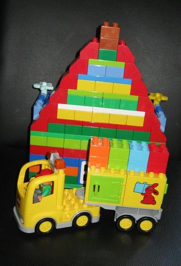 Duplo Lego. Truck met huis beschikbaar voor biedingen