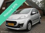 Peugeot 107 1.0 Blue Lease, AIRCO, APK NIEUW BIJ AFLEVERING, Voorwielaandrijving, Euro 5, Stof, Zwart