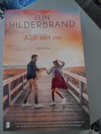 Elin Hilderbrand-kijk niet om (Z217-116), Ophalen of Verzenden, Zo goed als nieuw