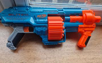 Nerf Gun met Veel Pijltjes beschikbaar voor biedingen