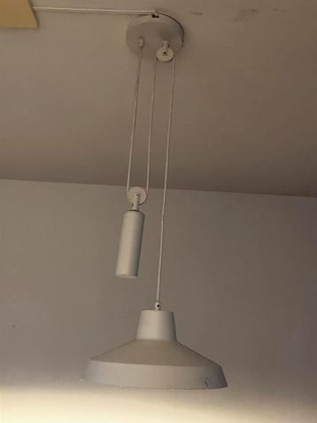 2 hanglampen voor eettafel beschikbaar voor biedingen