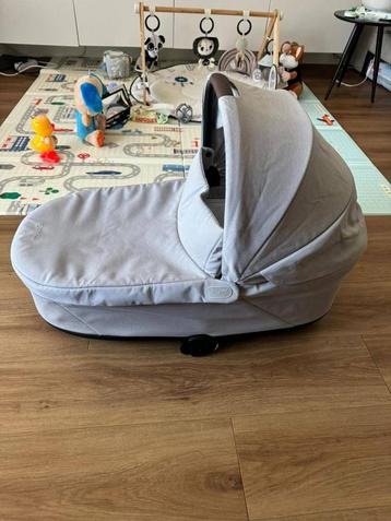 Cybex Gold Cot Lux Lava Grey reiswieg + regenhoes beschikbaar voor biedingen