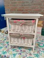 Houten kastje met rotan lades, Ophalen, Zo goed als nieuw, Hout, Minder dan 45 cm