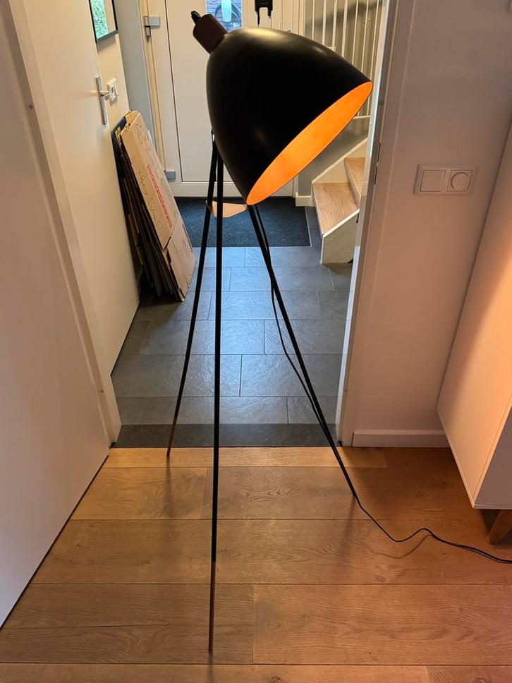 Moderne Staande Lamp - Stijlvol Design, Huis en Inrichting, Lampen | Vloerlampen, Gebruikt, 100 tot 150 cm, Metaal, Ophalen