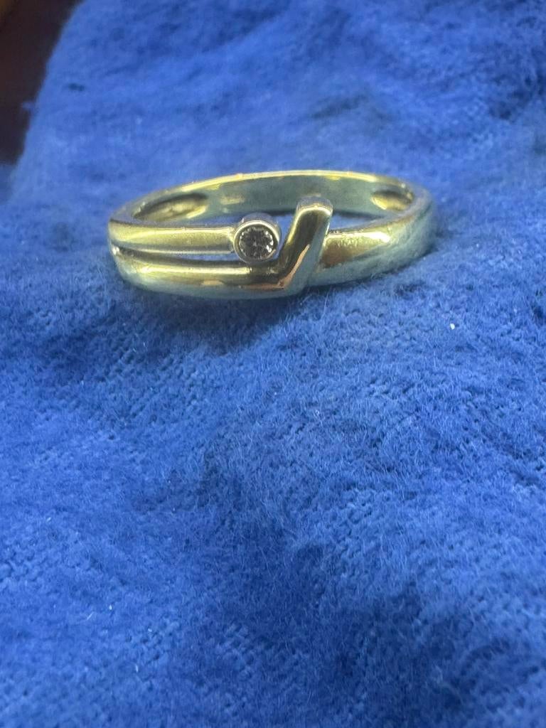 14 karaats gouden ring maat 18 met witgoud en diamantje, Ophalen of Verzenden, 2000 tot heden, Zo goed als nieuw, Overige formaten