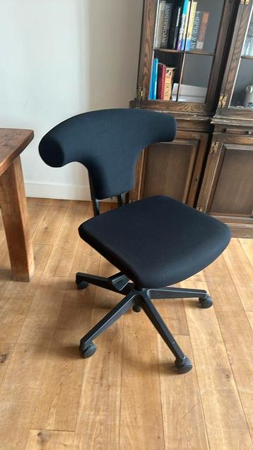 Ergonomische T-bone bureaustoel beschikbaar voor biedingen
