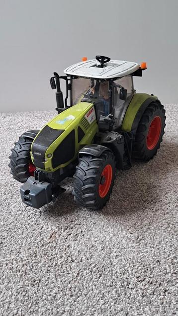 Bruder tractor Claas Axion 950 beschikbaar voor biedingen