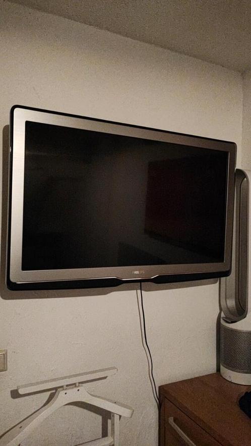 Philips ambilight 40 INCH incl vogel muurbeugel verstelbaar, Audio, Tv en Foto, Televisies, Zo goed als nieuw, 100 cm of meer