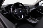 BMW 3-serie 330i Executive Automaat / LED / Head-Up / Live C, Auto's, BMW, Te koop, Benzine, 73 €/maand, Gebruikt