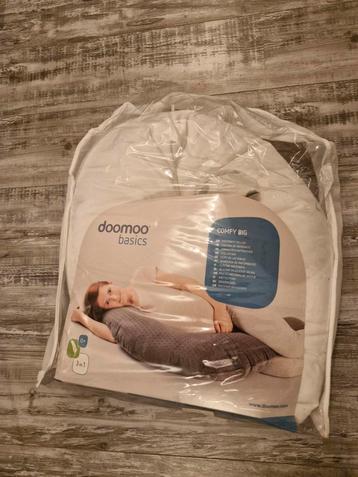 Doomoo Zwangerschapskussen beschikbaar voor biedingen