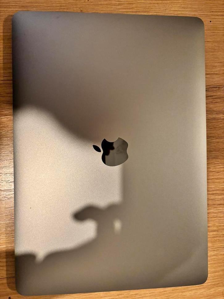 MacBook Air M1 (2020) - 256GB - Space Grey - (Defect Scherm), Computers en Software, Apple Macbooks, Zo goed als nieuw, MacBook Air