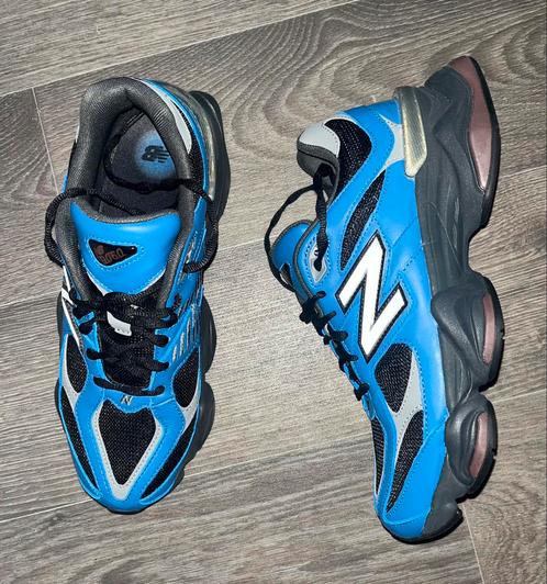 New Balance 9060 - Blauw/Zwart - Maat 44, Kleding | Heren, Schoenen, Nieuw, Sneakers of Gympen, Blauw, Ophalen of Verzenden