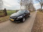 Volvo V40 1.6 T2 120PK 2015 Zwart, Voorwielaandrijving, 4 cilinders, Leder en Stof, Zwart