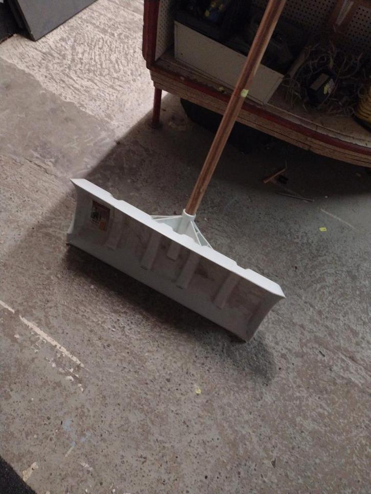 diverse sneeuwschuivers te koop . Zie advertentie rugbeugel, Tuin en Terras, Hand-tuingereedschap