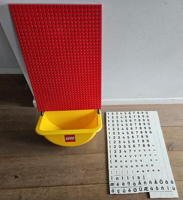 Lego duplo speelwand  beschikbaar voor biedingen