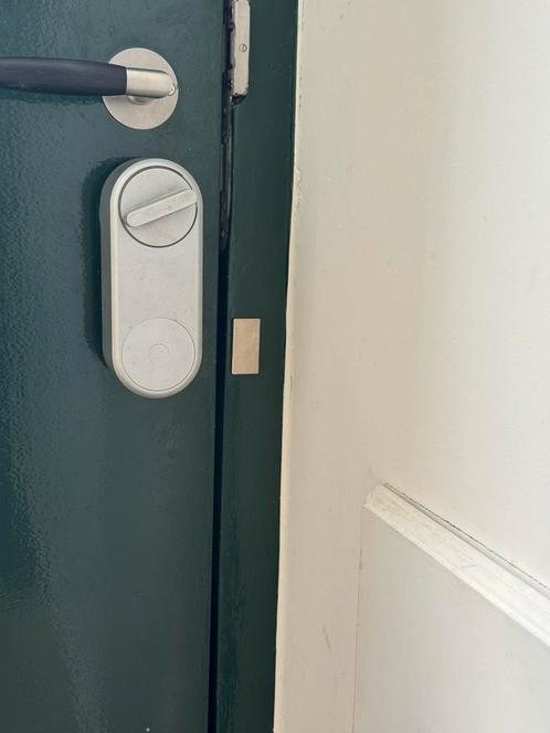 Slim deur slot Yale Linus met bridge en sensor, Doe-het-zelf en Verbouw, Hang- en Sluitwerk, Zo goed als nieuw, Slot, Rvs, Ophalen of Verzenden