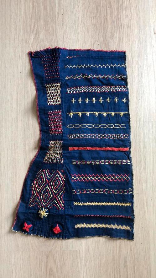 Kleine pronklap / merklap / oefenlap / schoolwerk, Antiek en Kunst, Antiek | Kleden en Textiel, Ophalen of Verzenden