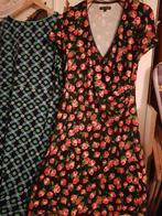 King Louie L. Zwart met rode roosjes, Kleding | Dames, Jurken, Zwart, Maat 42/44 (L), Ophalen of Verzenden, Zo goed als nieuw