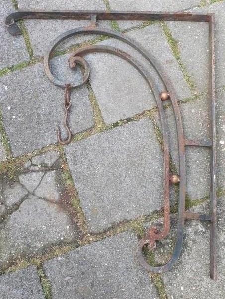 Smeedijzer wandhaak muurhaak antiek brocante, Tuin en Terras, Tuinwanddecoratie, Zo goed als nieuw, Ophalen