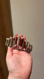 Tiara met parels en strass, Overige materialen, Ophalen of Verzenden, Zo goed als nieuw, Met edelsteen
