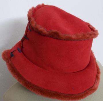 Rode zacht gevoerde hoed/muts van Erich Hummel (Germany)