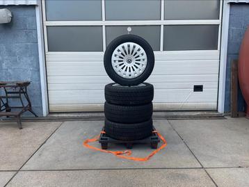 Mercedes. Vito - V - Klasse.  Zomerset.  225 - 55 - 17. beschikbaar voor biedingen