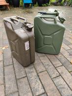 2 stalen Canisters/ Jerrycans, Ophalen