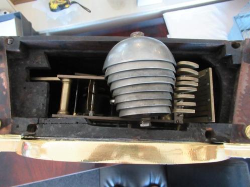 Oer 09138 grote ANTIEKE rode boulle klok met 8 bellen, Antiek en Kunst, Antiek | Klokken, Ophalen