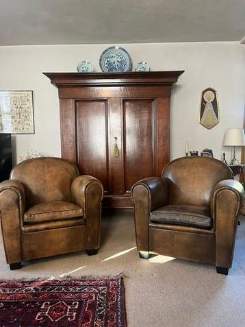 2 Schapenleren Fauteuils - Bart v Bekhoven beschikbaar voor biedingen