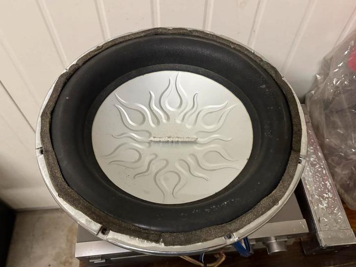 Audiobahn 15" Subwoofer - 1300W RMS, Audio, Tv en Foto, Luidsprekers, Gebruikt, Subwoofer, 120 watt of meer, Overige merken, Ophalen of Verzenden