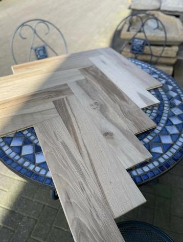 PAKKET 120M2 EIKEN VISGRAATPARKET RUSTIEK CHATEAU! beschikbaar voor biedingen