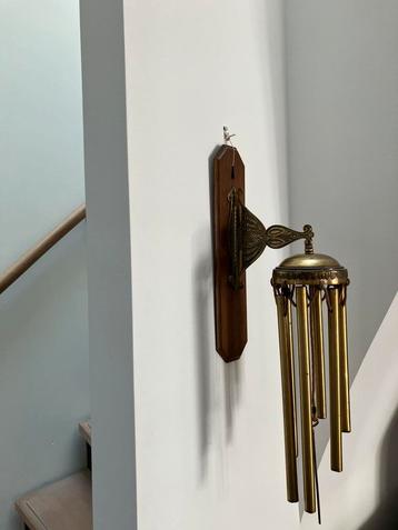 Antieke Gong met Houten Plaat beschikbaar voor biedingen