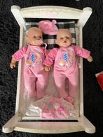 Houten bedje met 2 Zapf babypoppen, Ophalen, Zo goed als nieuw, Babypop